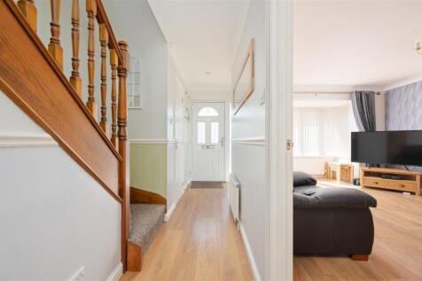 37 Dovecot Way 004.JPG