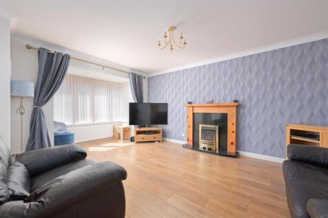 37 Dovecot Way 006.JPG