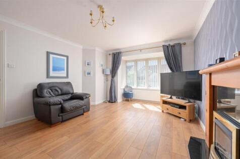 37 Dovecot Way 007.JPG