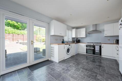 37 Dovecot Way 010.JPG