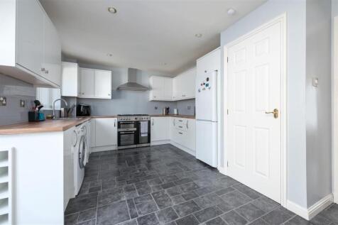 37 Dovecot Way 011.JPG