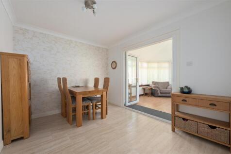 37 Dovecot Way 013.JPG