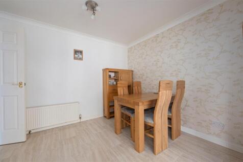 37 Dovecot Way 014.JPG
