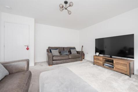 90WoodpeckerCrescent008.JPG