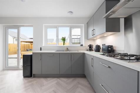 90WoodpeckerCrescent011.JPG