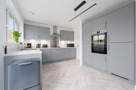 90WoodpeckerCrescent013.JPG