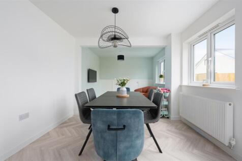 90WoodpeckerCrescent015.JPG