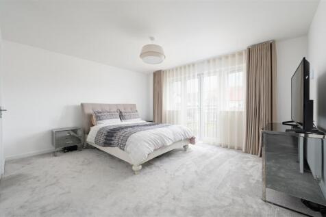 90WoodpeckerCrescent020.JPG