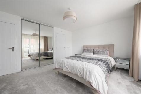 90WoodpeckerCrescent021.JPG