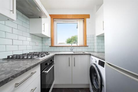 7MorlichCourt010.JPG