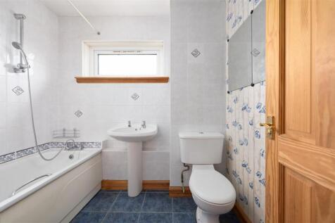 7MorlichCourt015.JPG