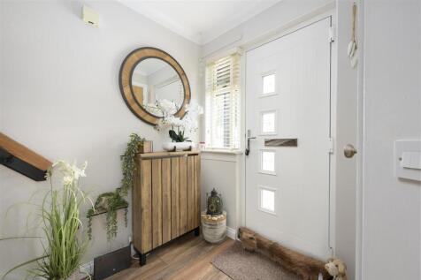 19LadysmillCourt005.jpg