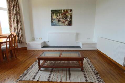 Lounge/Dining