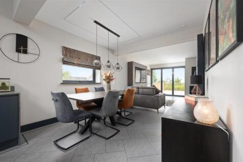 29GardenPlace009.JPG