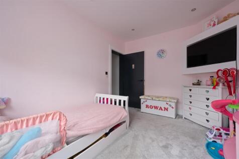 29GardenPlace025.JPG
