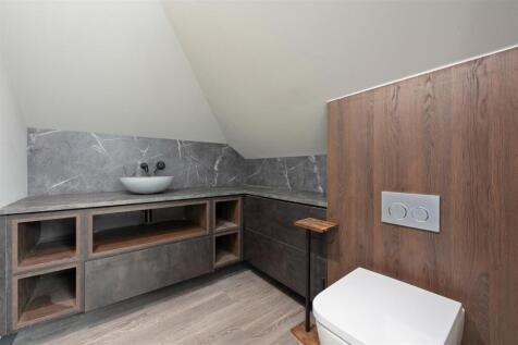 29GardenPlace030.JPG