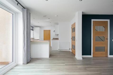 86McDonaldStreet011.JPG