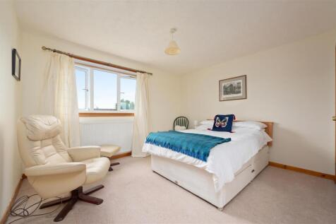 7Rosegardens011.JPG