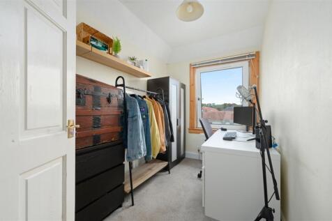 18LeslieRoad018.JPG