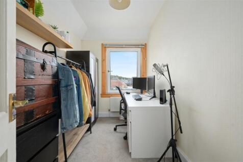 18LeslieRoad019.JPG