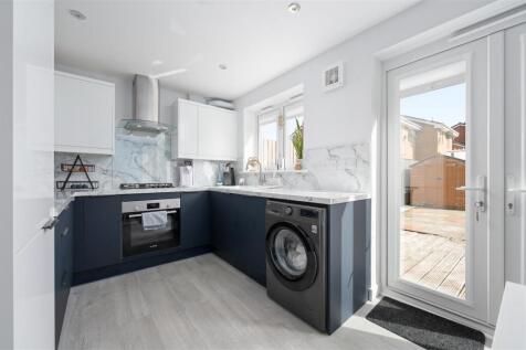 16DundonnellWay011.JPG