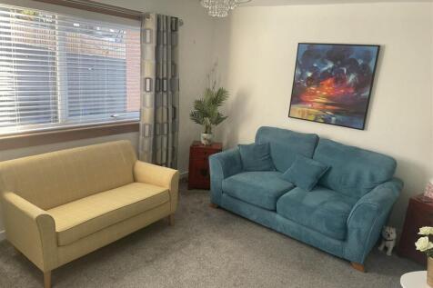 livingroom 1.jpeg