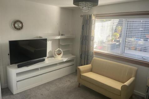 livingroom 2.jpeg