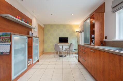 40ManorGardens021.JPG