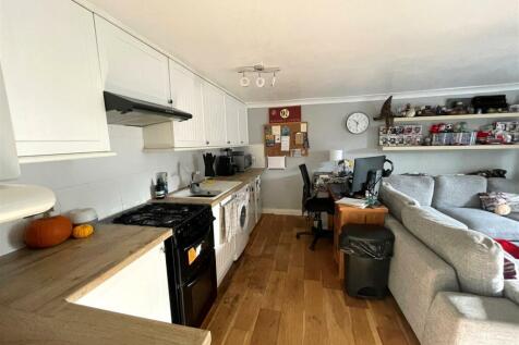 Lounge/Kitchen