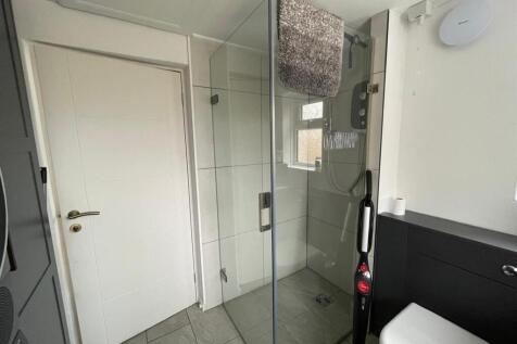 Downstairs shower