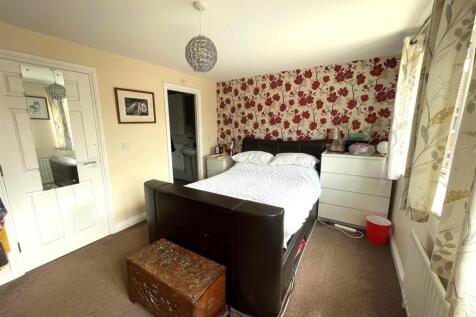 new bed 1.jpg