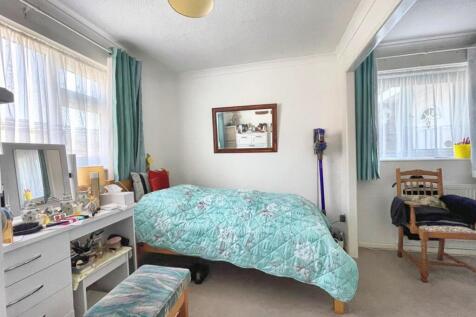Bedroom 2/3