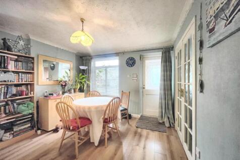 dining room1.jpg