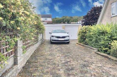 Driveway New.jpg