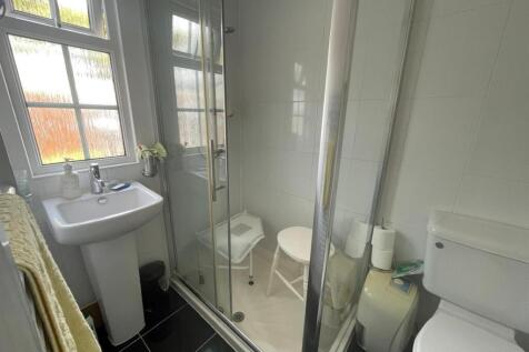 En-Suite Shower