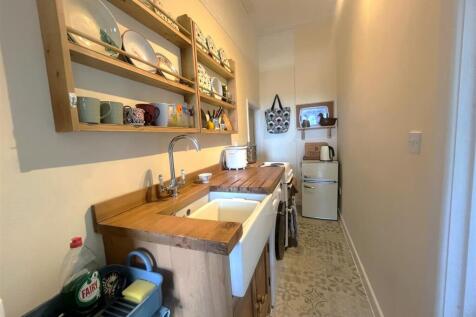 Kitchen new.jpg