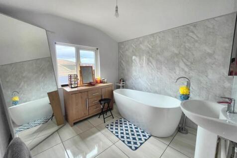 Upstairs Bathroom