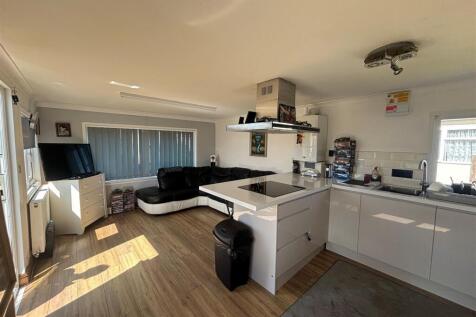 Kitchen2.jpg