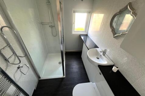 Shower room - Copy.jpg