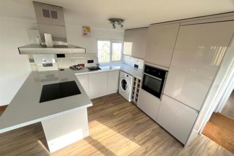Kitchen area.jpg