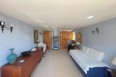 Retreat Open Plan Lounge/Bedroom