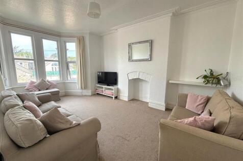 Living room 1.jpg
