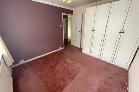 Bedroom 1.jpg