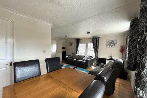 L-shaped Living/Dining Room