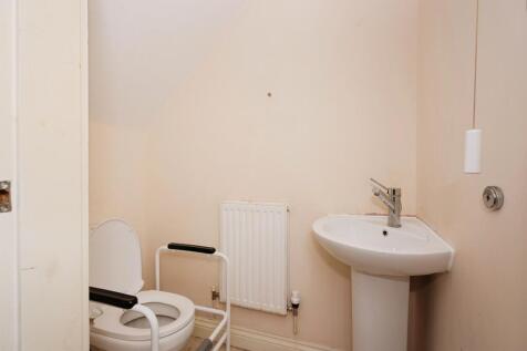 Cloakroom/wc