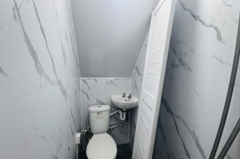 Cloakroom/wc