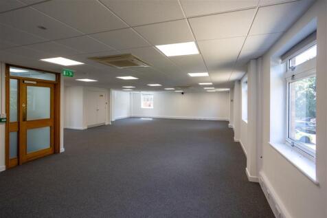 8725  Whittington Hall GROUND 65 Medium.jpg