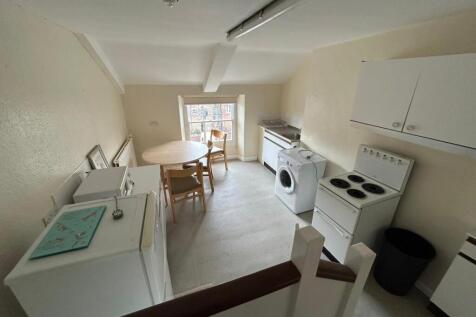 2nd floor kitchen.JPG