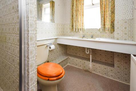 30 Sytch Lane - Ensuite Shower Room.jpg