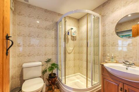Rose Cottage-shower room.jpg
